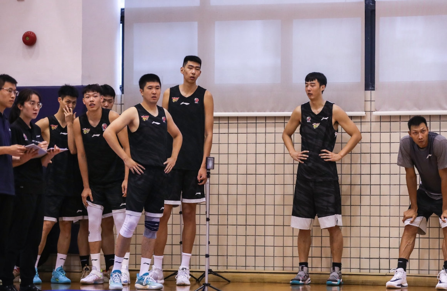 体育游戏-广东宏远迎意大利杯关键赛，窗口期官宣签约，话题不断，医务组通报恢复的简单介绍-体育游戏