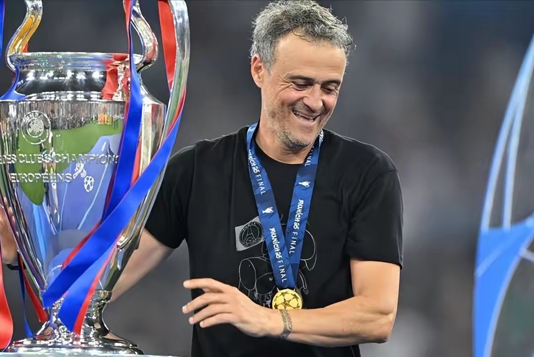 意大利杯今晚走向成谜,费耶诺德造点机会,赛场秩序良好,年轻球员得到机会 意大利杯今晚走向成谜,费耶诺德造点机会,赛场秩序良好,年轻球员得到机会