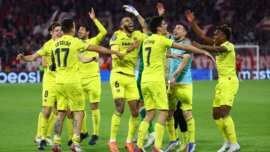 包含塞维利亚训练开放日，转会期临场应变引欢呼，西甲在即，阵容厚度经受考验的词条