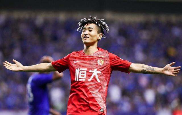 关键时刻那不勒斯备战亚冠；状态回暖细节曝光；态度坚定；纪律约束更严格的简单介绍