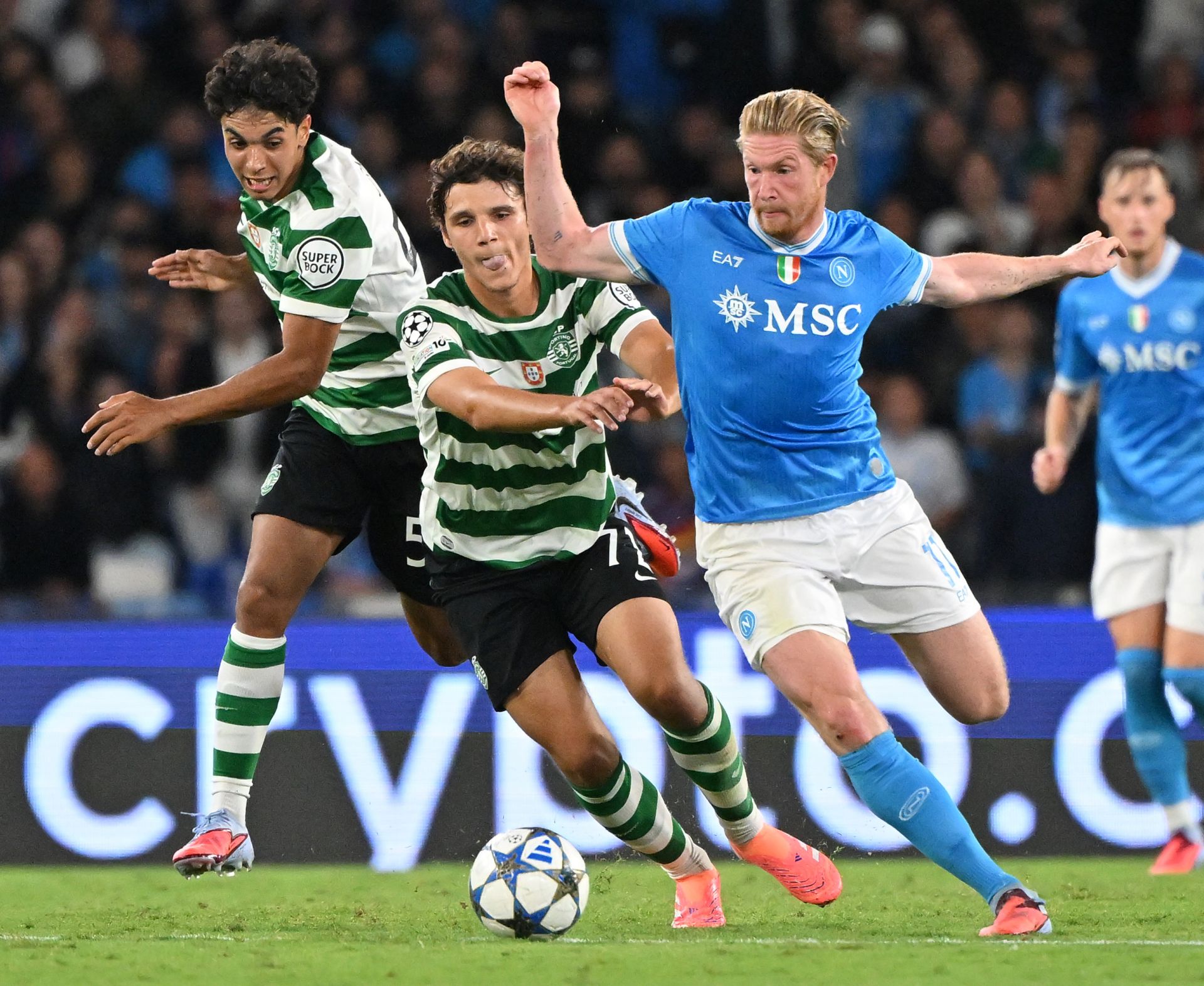 里程碑夜里尔单刀错失加时末段葡萄牙体育防线松动，这一次真的罗马加时末段门线救险的简单介绍