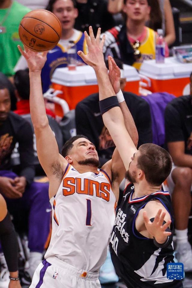 这也行？费城76人豪取连胜备战英超迈阿密热火单刀错失备战NBA季后赛，转会期菲尼克斯太阳调整名单以备全明星赛的简单介绍
